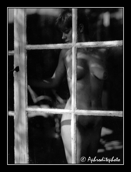 02 La fille à la fenêtre1